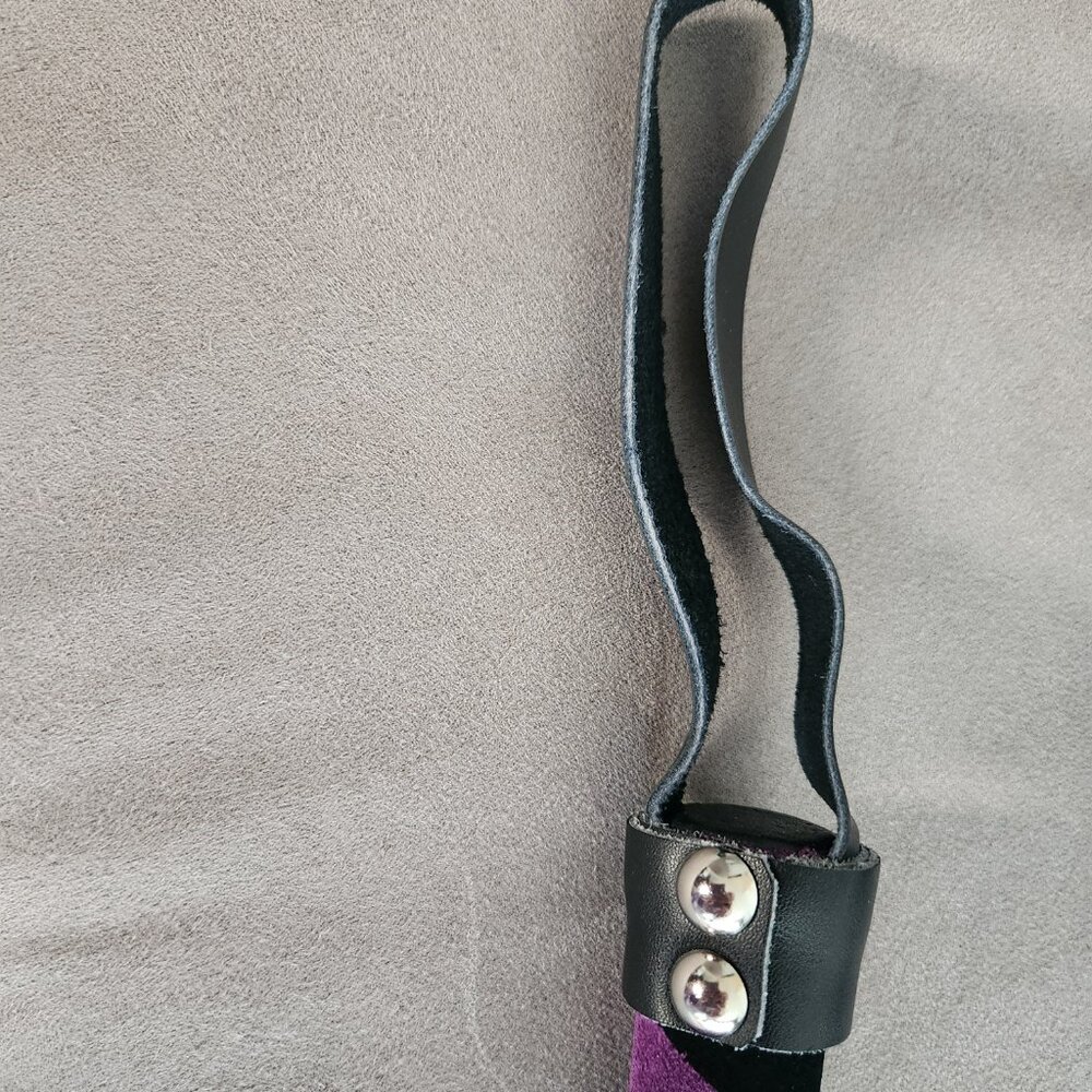Suede flogger - Picture 3 of 4